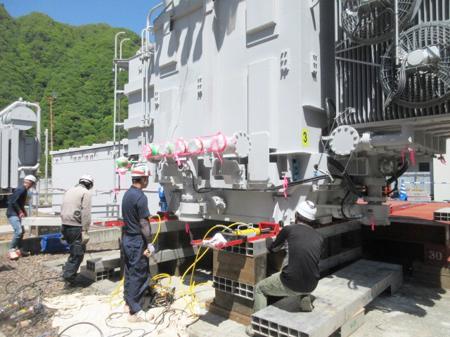 株式会社ユニバーサル重建 既設機器　解体・搬出・輸送業務