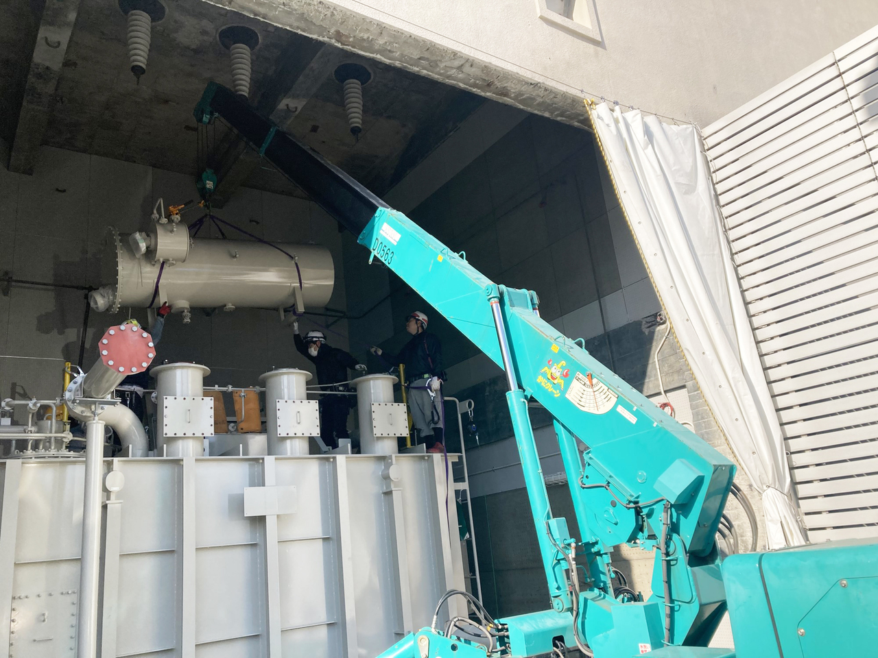 株式会社ユニバーサル重建 大型変圧器組立